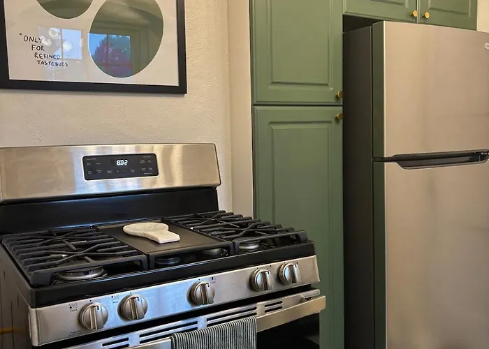Getaway - Private Home- 2 Beds *