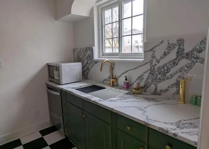 Getaway - Private Home- 2 Beds Pittsburgh
