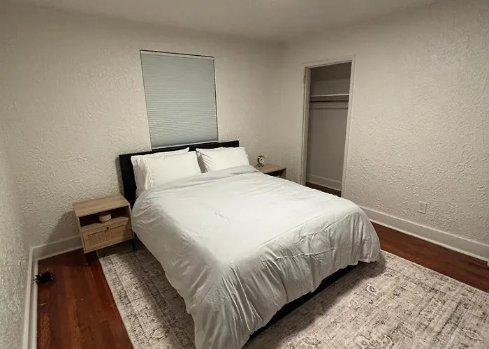 Getaway - Private Home- 2 Beds * Pittsburgh
